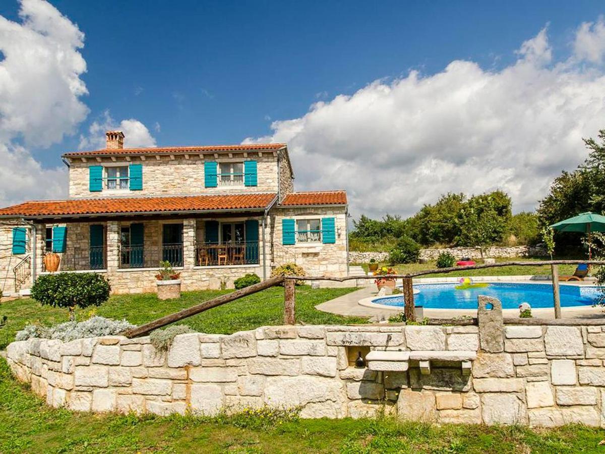 Slivari Villa *
